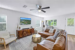 140 31st Ave N, Saint Petersburg, FL 33704 - Photo 4