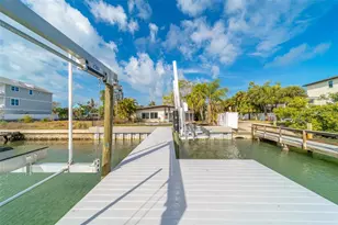 1217 Bayshore Blvd, Indian Rocks Beach, FL 33785 - Photo 2