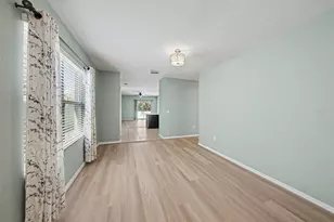 813 Wiltonway Dr, Plant City, FL 33563 - Photo 2