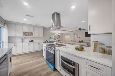 10408 Butia Place, Tampa, FL 33618 - Photo 10