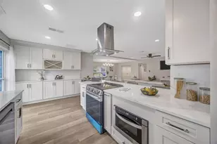 10408 Butia Pl, Tampa, FL 33618 - Photo 10