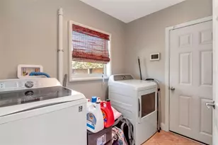 2535 Lake Ellen Dr, Tampa, FL 33618 - Photo 30