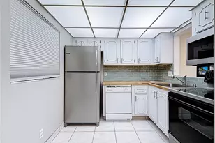 11485 Oakhurst Rd, Largo, FL 33774 - Photo 6