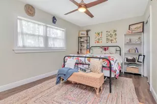 2201 S Village Ave, Tampa, FL 33612 - Photo 16