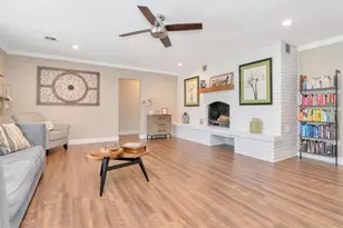 2201 S Village Ave, Tampa, FL 33612 - Photo 10