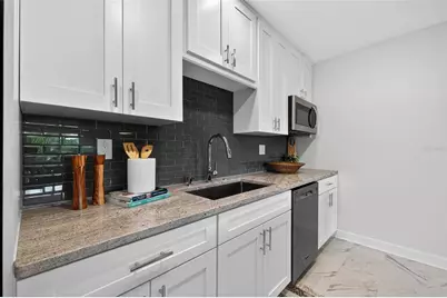 4899 Venetian Place NE, Saint Petersburg, FL 33703 - Photo 8