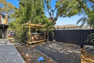 2206 Howard Ln, Tampa, FL 33612 - Photo 32