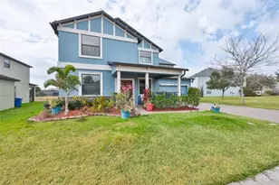 10039 Smarty Jones Dr, Ruskin, FL 33573 - Photo 2