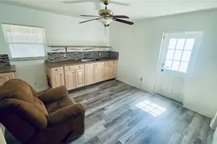 14809 Tulip Dr, Tampa, FL 33613 - Photo 8