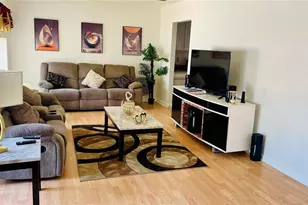 14809 Tulip Dr, Tampa, FL 33613 - Photo 4