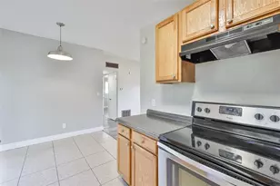 5620 Harding Blvd NE, Saint Petersburg, FL 33703 - Photo 14