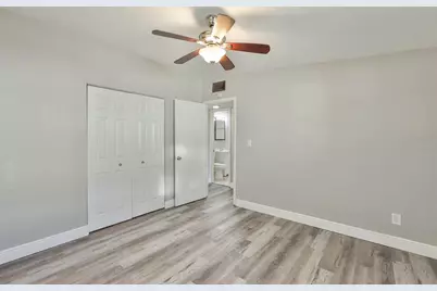 5620 Harding Boulevard NE, Saint Petersburg, FL 33703 - Photo 22