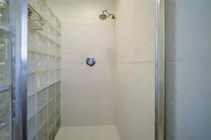 18111 1st St E, Redington Shores, FL 33708 - Photo 40