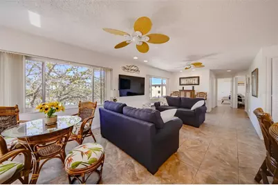 18111 1st Street E, Redington Shores, FL 33708 - Photo 16