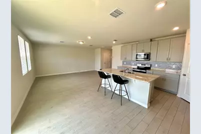 34751 Telluride Lane, Zephyrhills, FL 33541 - Photo 4