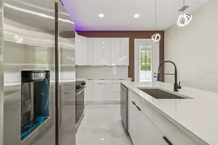 706 Lexington Blvd, Tampa, FL 33612 - Photo 16