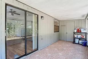 10121 Lake Oak Cir, Tampa, FL 33624 - Photo 12