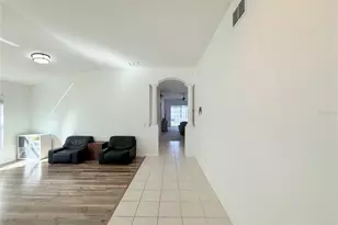 8415 Canterbury Lake Blvd, Tampa, FL 33619 - Photo 10