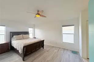 8415 Canterbury Lake Blvd, Tampa, FL 33619 - Photo 12