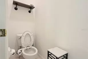 8415 Canterbury Lake Blvd, Tampa, FL 33619 - Photo 24