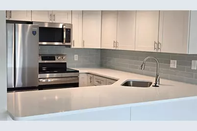 661 Poinsettia Avenue #109, Clearwater Beach, FL 33767 - Photo 20