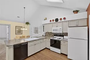 1122 Golfview Woods Dr, Sun City Center, FL 33573 - Photo 14