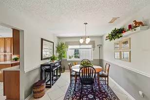 312 Thorn Hill Pl, Sun City Center, FL 33573 - Photo 8