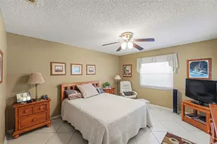 312 Thorn Hill Pl, Sun City Center, FL 33573 - Photo 14