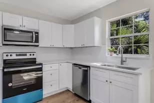 14717 Sunset St, Clearwater, FL 33760 - Photo 4