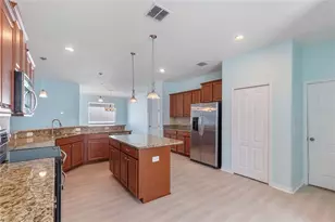 2626 Yukon Cliff Dr, Ruskin, FL 33570 - Photo 12