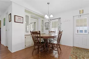 5533 Regal Way, Zephyrhills, FL 33541 - Photo 10