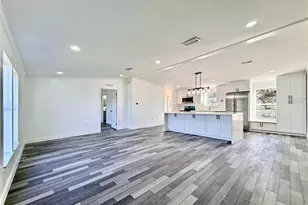 37466 Phelps Rd, Zephyrhills, FL 33541 - Photo 8