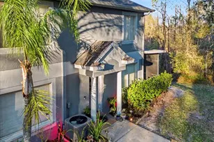 18101 Paradise Point Dr W, Tampa, FL 33647 - Photo 2
