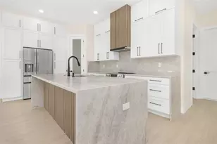 4403 43rd Street N, Saint Petersburg, FL 33714 - Photo 8