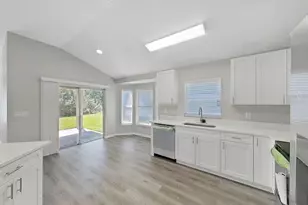 705 Straw Lake Dr, Brandon, FL 33510 - Photo 10