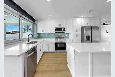 6515 Santiago Court, Apollo Beach, FL 33572 - Photo 10