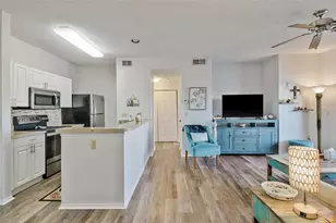 4115 Chatham Oak Ct, Tampa, FL 33624 - Photo 6