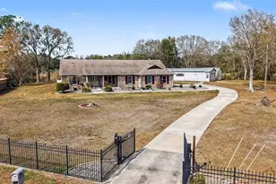 31835 Cromwell Ln, Wesley Chapel, FL 33543 - Photo 40