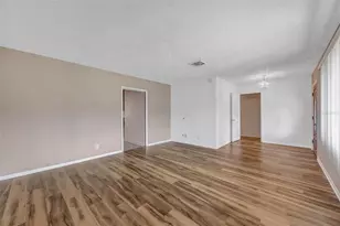 6902 Potts Rd, Riverview, FL 33569 - Photo 10