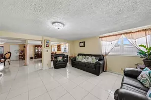 6807 Dickinson Ct, Tampa, FL 33634 - Photo 4