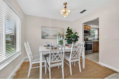 1700 Glen Lakes Boulevard N, Saint Petersburg, FL 33702 - Photo 10