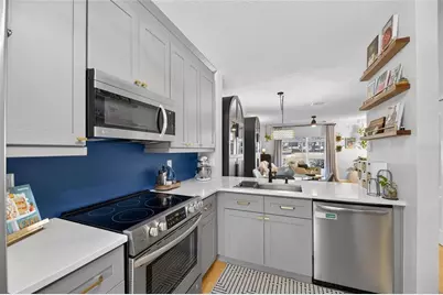 2437 Lake Woodberry Circle, Brandon, FL 33510 - Photo 10