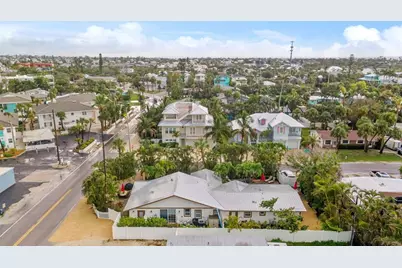 201 54th Street, Holmes Beach, FL 34217 - Photo 4