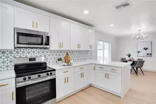 11071 Navajo Dr, Saint Petersburg, FL 33708 - Photo 12