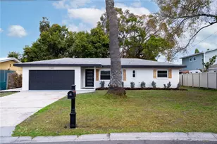 11071 Navajo Dr, Saint Petersburg, FL 33708 - Photo 2