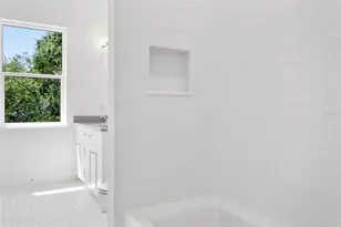 2704 W Tyson Ave, Tampa, FL 33611 - Photo 46