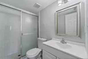 5742 Baywater Dr, Tampa, FL 33615 - Photo 18