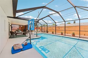 8541 75th Pl, Seminole, FL 33777 - Photo 32