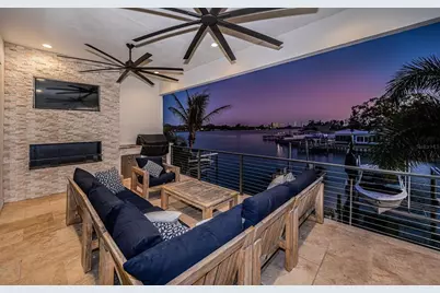 7822 Causeway Boulevard S, Saint Petersburg, FL 33707 - Photo 16