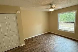 4556 Blossom Blvd, Zephyrhills, FL 33542 - Photo 6